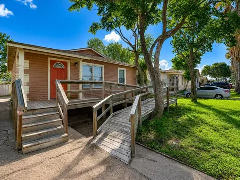 1714 Islla Dr, Corpus Christi, TX 78416