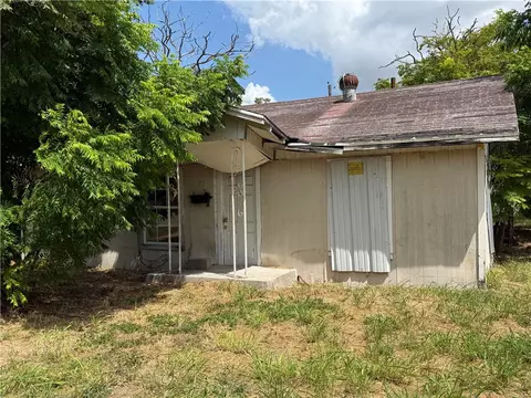 609 Lopez St, Robstown, TX 78380