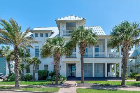 200 Round Rd, Port Aransas, TX 78373