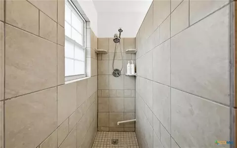 Bath - 2597 Danforth Ln, Ingleside, TX 78362 photo 2 of 3