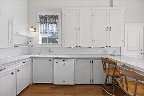 Kitchen - 8967 Pvt County Rd 485, Mathis, TX 78368 photo 3 of 3
