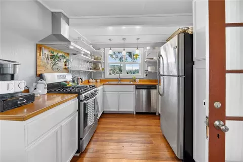 Kitchen - 8967 Pvt County Rd 485, Mathis, TX 78368 photo 1 of 3