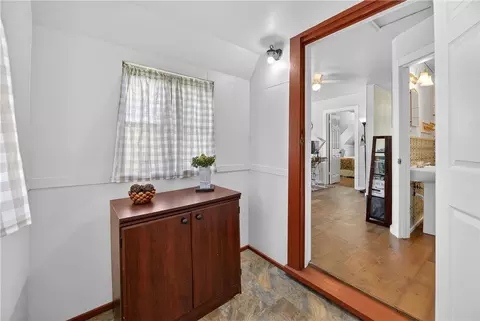 Entry Way - 8967 Pvt County Rd 485, Mathis, TX 78368 photo 2 of 4