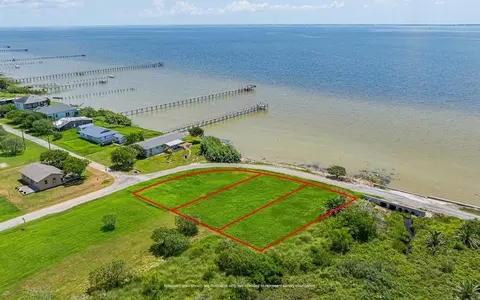 627629 Copano Dr, Bayside, TX 78340