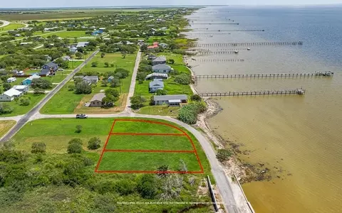 631 Copano Dr, Bayside, TX 78340