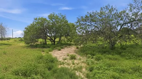 3187 Highway 72, Three Rivers, TX 78071