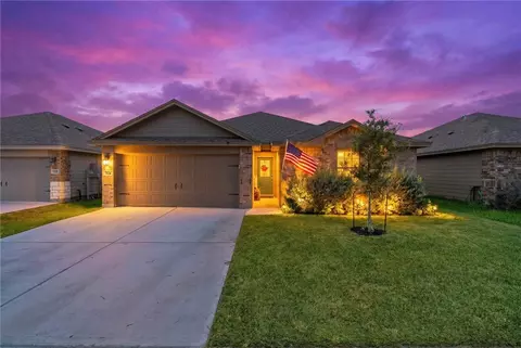 104 Silas St, Sinton, TX 78387