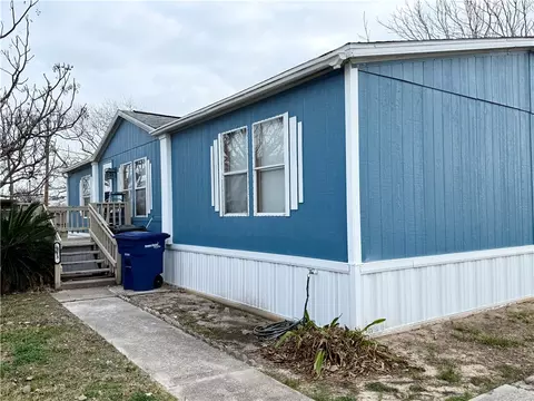 913 Grand View St, Corpus Christi, TX 78418