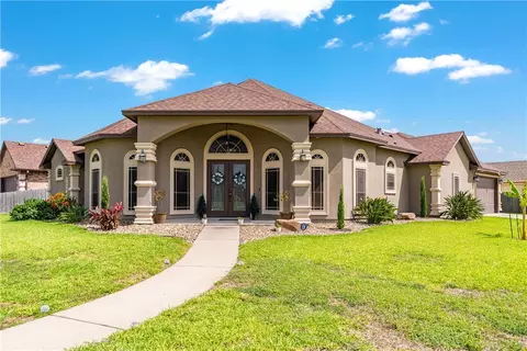 7514 E Lake Dr, Corpus Christi, TX 78414