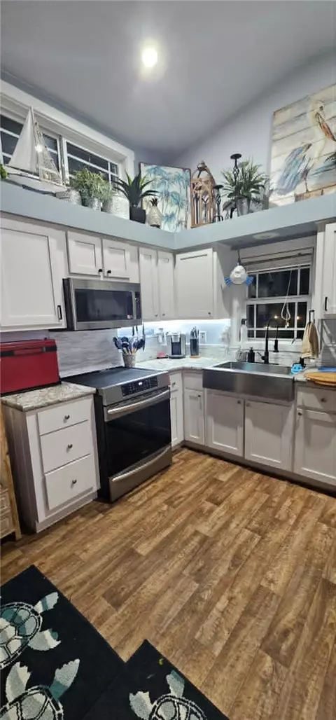 Kitchen - 1917 Monkey, Rockport, TX 78382 photo 4 of 5