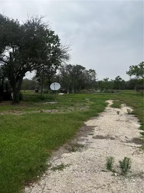 1520 Eighteenth St, Rockport, TX 78382