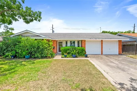 1613 Sandalwood Dr, Corpus Christi, TX 78412
