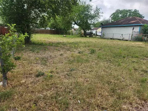 2618 Riggan St, Corpus Christi, TX 78404