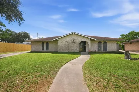 4213 Biltmore Dr, Corpus Christi, TX 78413
