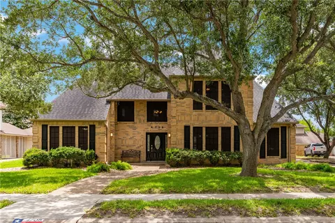 4705 Schwerin Lake Dr, Corpus Christi, TX 78413