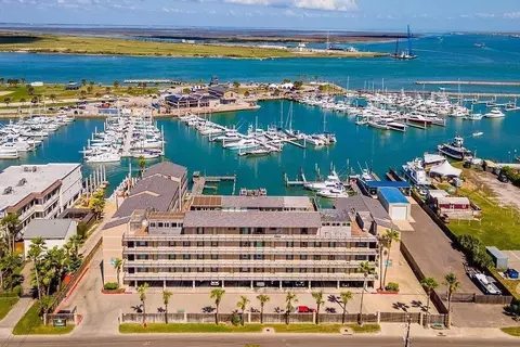 200 W Cotter Ave #D-4, Port Aransas, TX 78373