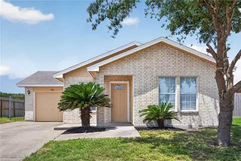 1926 El Monte St, Corpus Christi, TX 78417
