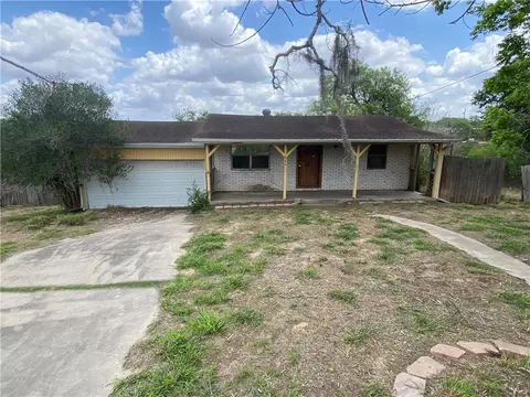 544 S Vista Dr, Sandia, TX 78383