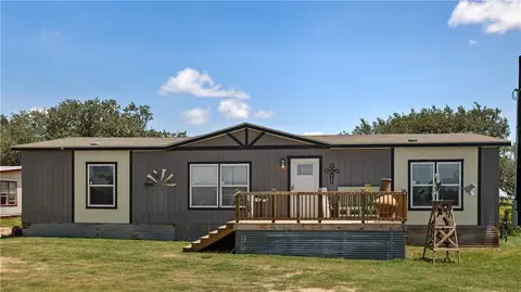 490 Hernandez Rd, Poteet, TX 78065