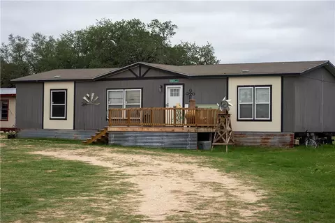 490 Hernandez Rd, Poteet, TX 78065