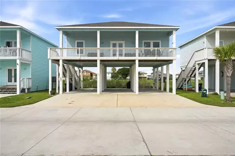 171 Paradise Dr, Rockport, TX 78382