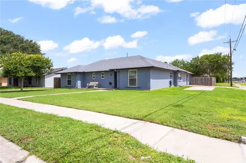 217 Carmel Dr, Portland, TX 78374