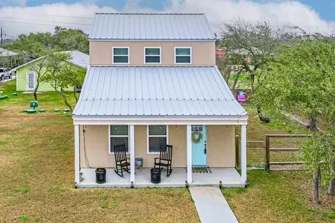 129 Palmetto Pt, Rockport, TX 78382