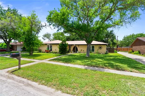 1817 Jerome St, Kingsville, TX 78363
