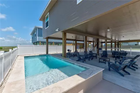 185 Paradise Pointe Dr, Port Aransas, TX 78373