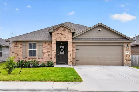 130 Donegal St, Sinton, TX 78387