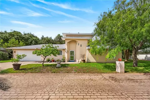 106 Bay Ct, Fulton, TX 78358