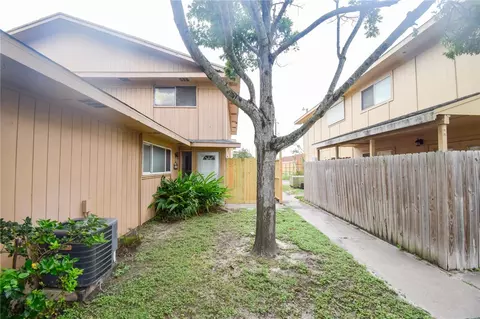 2006 Hidden Lk #3, Corpus Christi, TX 78412