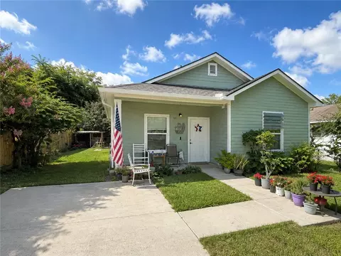 105 Elm St, Taft, TX 78390