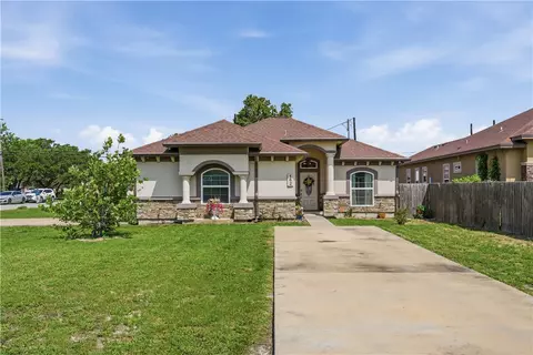 162 S 11th St Yoakum, Aransas Pass, TX 78336