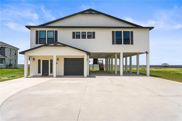 135 Sunrise Dr, Rockport, TX 78382