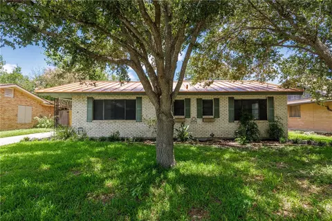830 Crestview Dr, Corpus Christi, TX 78412
