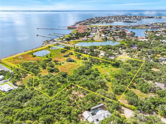 417 S Fulton Bch, Rockport, TX 78382