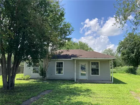 1816 Carmen St, Alice, TX 78332