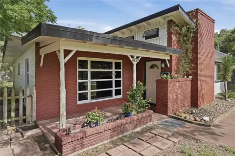 1031 N Live Oak, Rockport, TX 78382