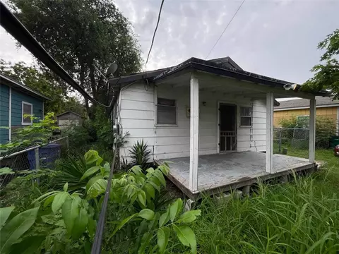 317 Cheyenne St, Corpus Christi, TX 78405