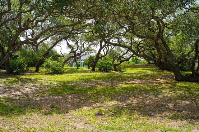 9 Bahama St, Rockport, TX 78382