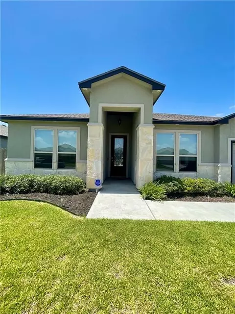 1813 Monterey Bay Dr, Portland, TX 78374