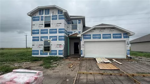 107 Emerald St, Portland, TX 78374