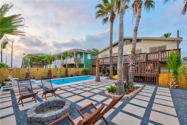 310 Leslie Ln, Port Aransas, TX 78373