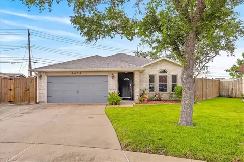 6034 Blue Water Dr, Corpus Christi, TX 78415