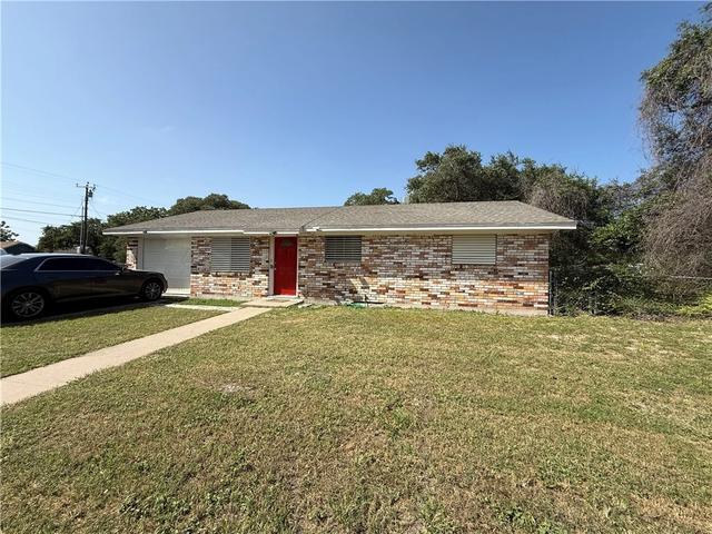 206 W Lott Ave, Aransas Pass, TX 78336