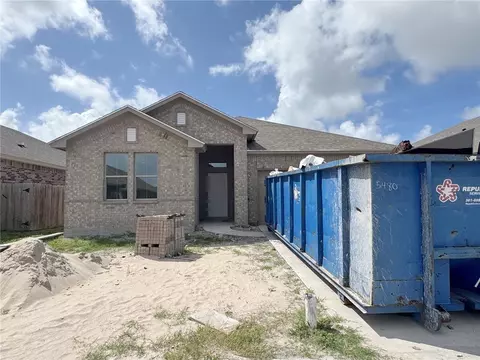 2610 Las Estrellas St, Corpus Christi, TX 78414