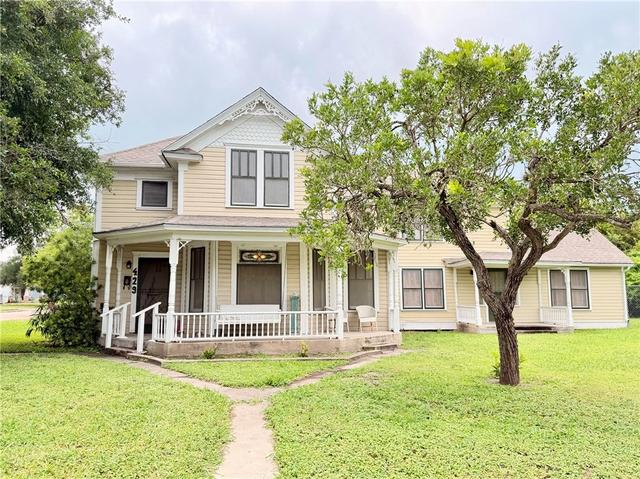 429 W Richard Ave, Kingsville, TX 78363
