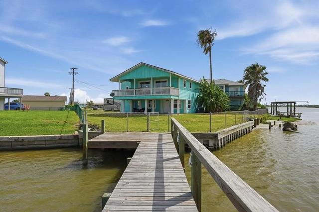 554 Copano Cv, Rockport, TX 78382