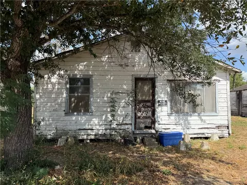 314 N Francis St, Bishop, TX 78343